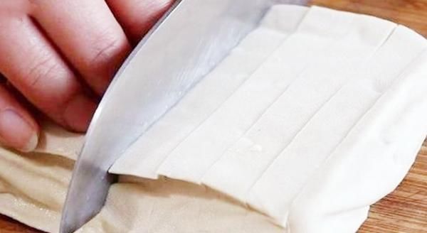  同样是切豆腐，英国切条，日本切块，法国切花，看中国没开玩笑