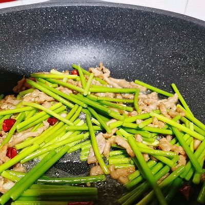 食用油|#助力高考营养餐#肉丝炒蒜苔