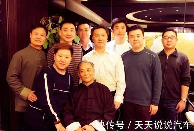 师父@张学津后事:全体徒弟跪拜高喊:“师父,我们都是您的儿子”