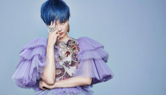 14年过后，当初的“超级女声”全都“变脸”，但她还是当初的样子