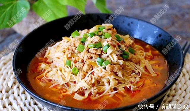 宅在家,我隔三差五做此菜,下饭又过瘾,还不长肉,做法超简单