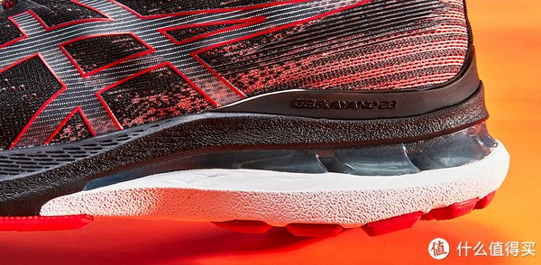 亚瑟士 穿了2年的亚瑟士Kayano 25,今天终于换上Kayano 28,差距也太大了!