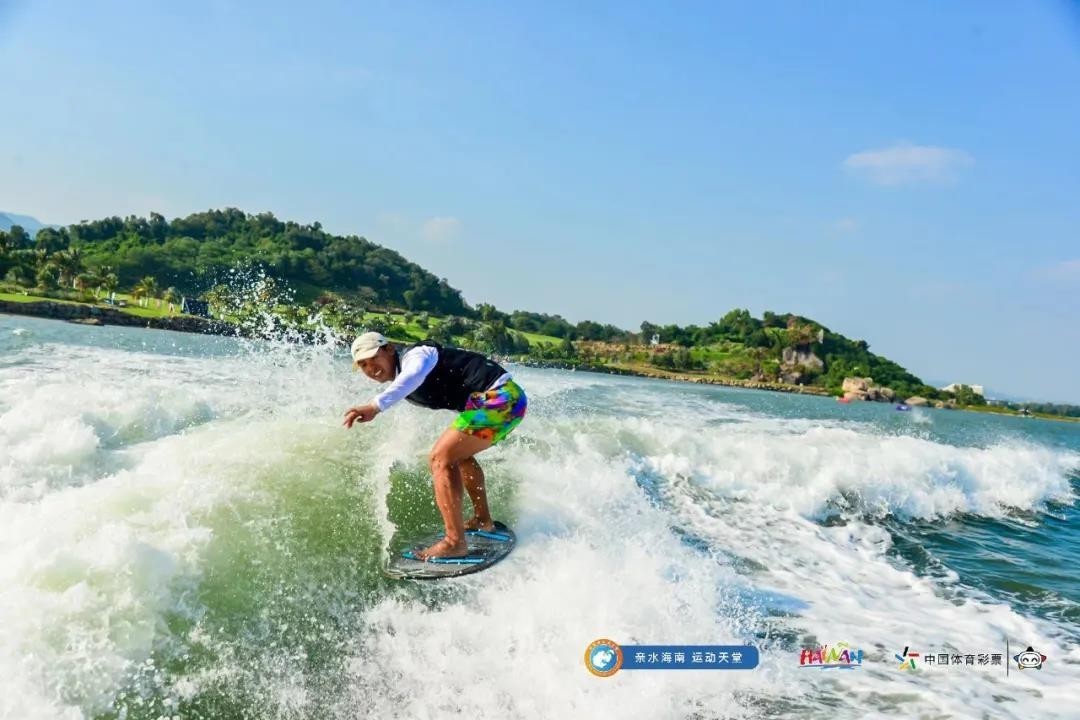 surf|高潮迭起的2021海南尾波冲浪公开赛圆满落幕，8金8银8铜各归其主