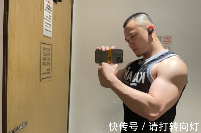 身材|江映蓉新歌编舞老师,健身练就一身肉壮,身材柔软到能劈叉!