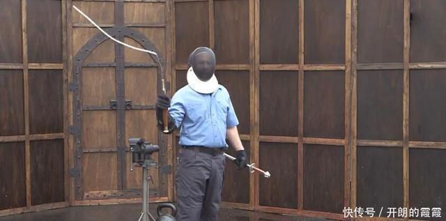 四棱锏&这把老外复原的中国古代四棱锏,威力骇人,测试起来简直太残暴