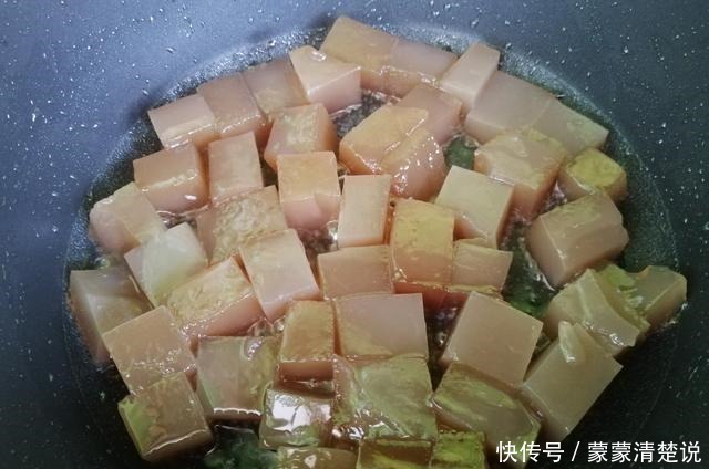 天热,我家这菜一周吃6次,冷热均可,Q弹劲道,怎么吃都不腻