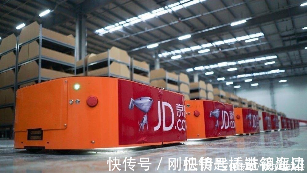 拼多多|什么?上个体育课还能减少一半的作业?这是踢球还是踢人?