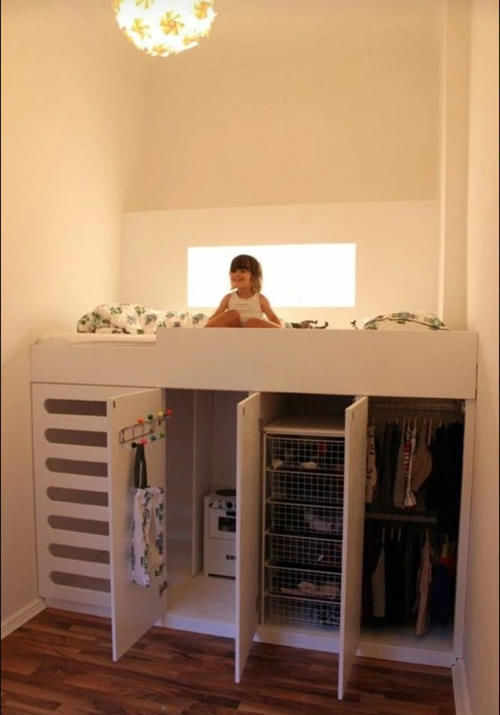 收纳|外国人太会省空间了!小卧室打1.2米高柜子,加宽后棚顶当床用