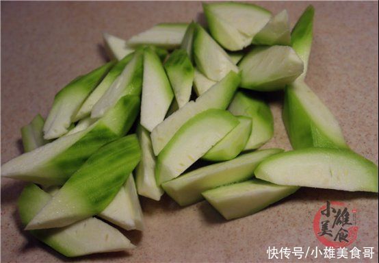 丸子|天气热要多喝这碗汤，用油少营养全，简单开胃，每次汤汁一滴不剩