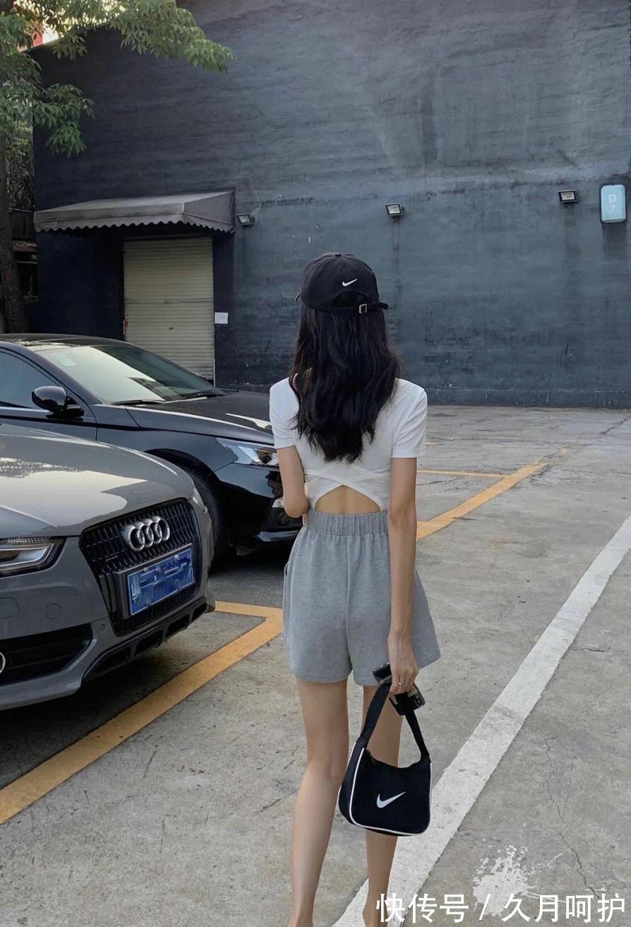 无袖衫|打底裤搭配无袖衫,美的简约又显身材,气质女生们的最爱