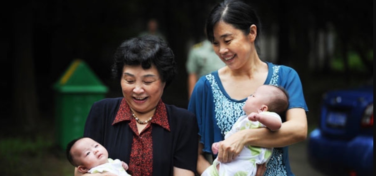 奶奶|双胞胎一个南方姥姥带,一个北方奶奶养,多年后差距不是一星半点