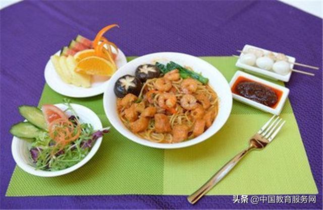 食物|营养学家的建议午餐二不宜，晚餐三不吃