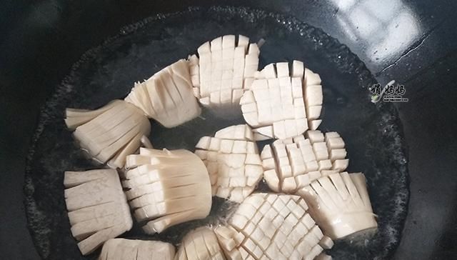 松鼠素鳜鱼|我家杏鲍菇从来不清炒,裹点淀粉这样做比肉更香,刚上桌就吃完了