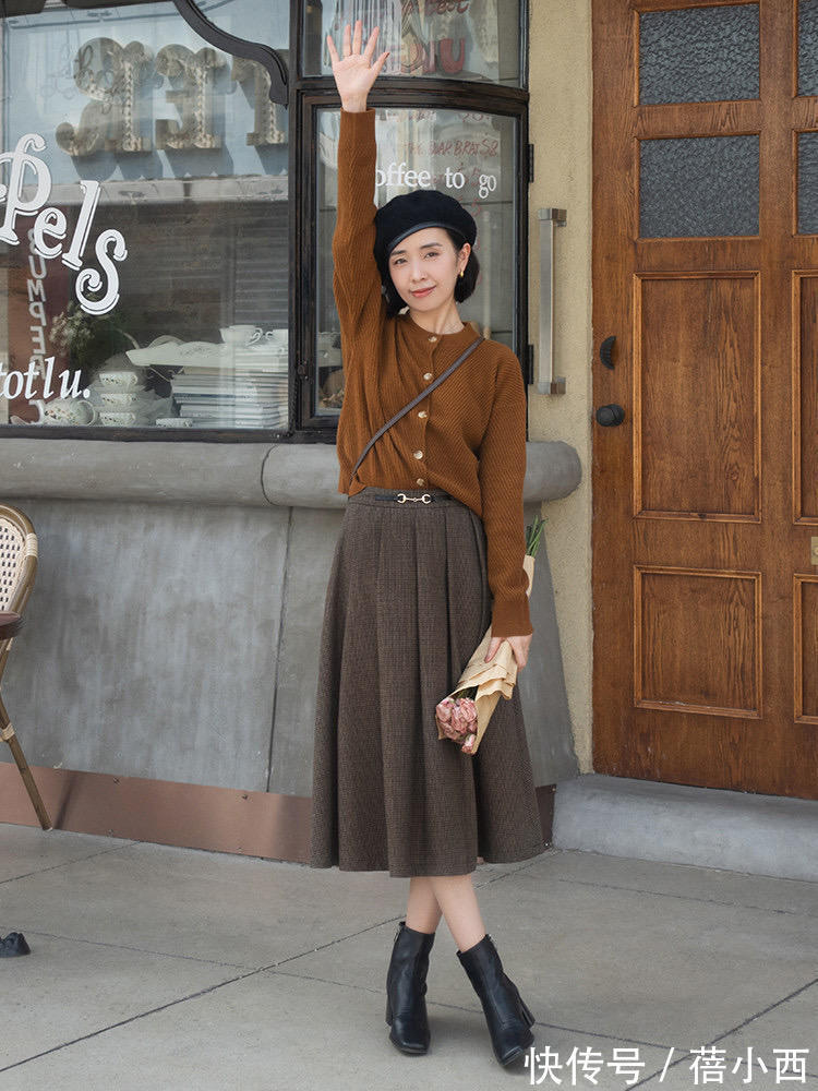 毛衣|建议30、40岁的女人,多穿半身裙,学会这样搭配,常被人夸有气质