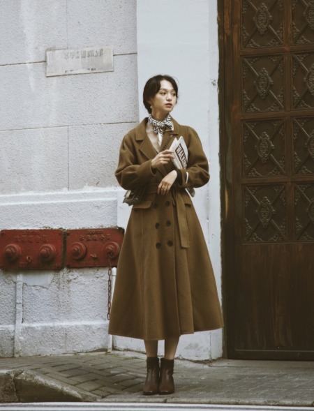 秋冬|“束腰大衣”太撩人了,搭配上靴子更有气场,照着穿就很时髦!