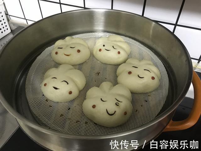 蒸制|80岁奶奶教我:馒头要想松软白胖又光滑,这2点很重要,涨知识
