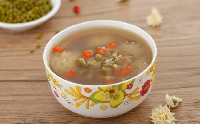 枸杞你选红的还是黑的泡水喝?记住3不要,泡出来的水才是黄金水