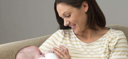 宝宝|多久给新生儿吃一次母乳好?这个时间较合适,宝妈别做错!
