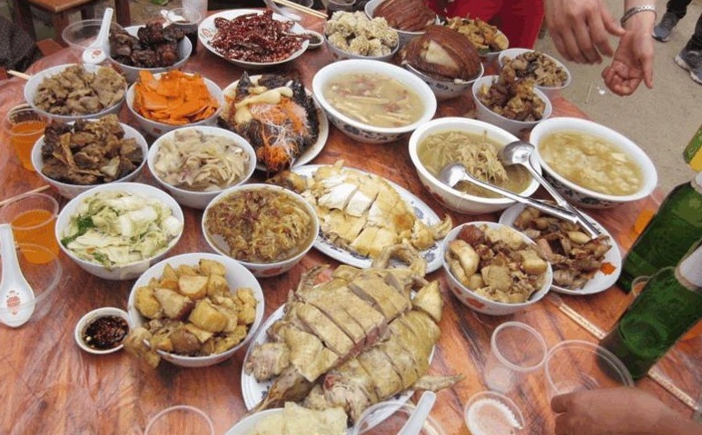 农村都是在家办酒席，为什么有人说，这样的酒席不卫生
