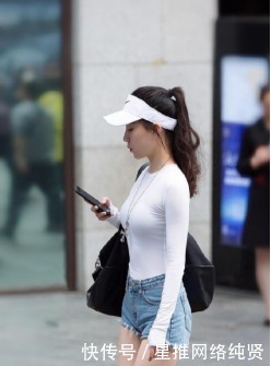 选一条简单、修身的短裤,80后的我很喜欢,又白又微胖的女生