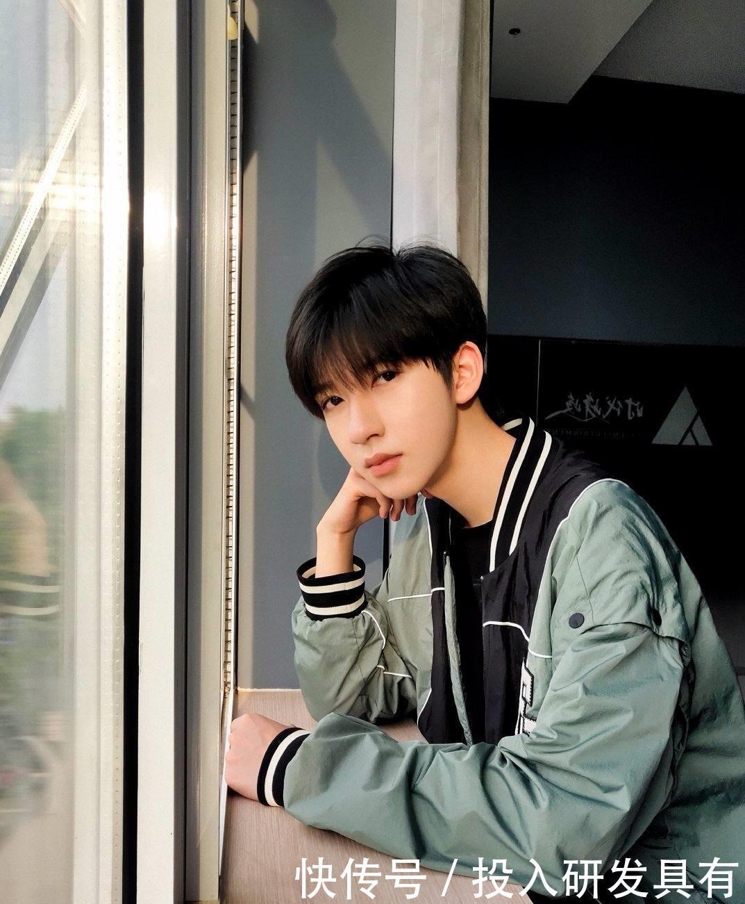 张哲瀚 明星势力榜大洗牌:张哲瀚首次获得冠军,两位新面孔强势上榜