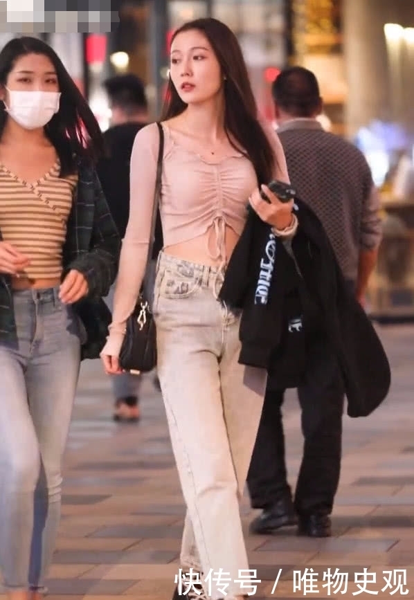 美女|A4腰不够时髦了,美女的“鸡蛋腰”现在超火,不瘦但男人都爱!