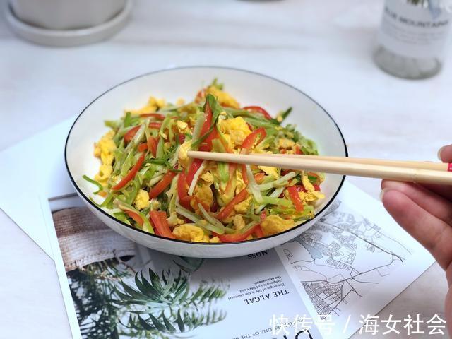红椒|韭黄炒鸡蛋，先炒韭黄还是先炒鸡蛋，很多人搞错，难怪韭黄不好吃