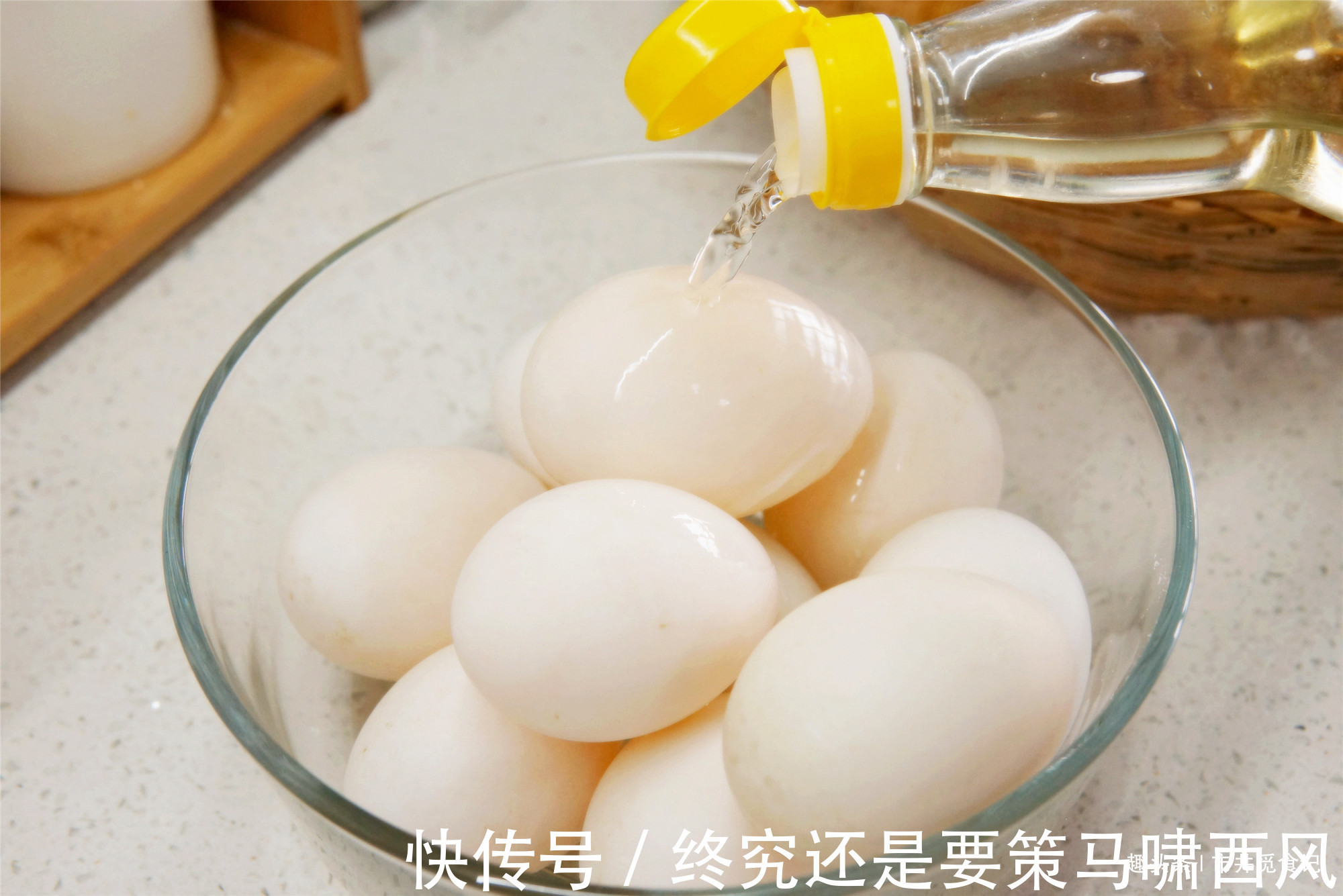 腌咸鸭蛋，奶奶用了几十年的办法，个个流油起沙，干干净净不用泥