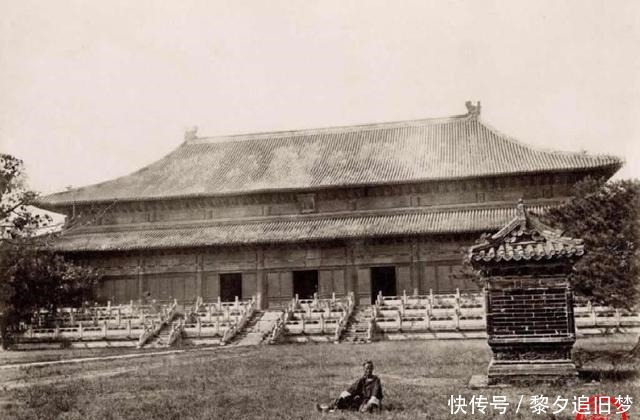 盔甲|晚清老照片女子穿全副盔甲 僧人地位如二品官员