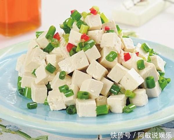 吃货美食香菇鸡块,麻辣藕片,小葱拌豆腐,美味鱼尾的做法