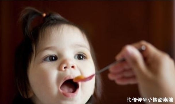 趴着睡觉|无知家长的4大行为,将孩子的脾胃“虐垮”,孩子停止发育