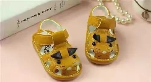 宝宝 8种凉鞋被列入黑名单,会导致0型腿,足外翻,家长买错会害了娃