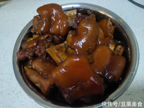冰糖|卤猪蹄,一道能吃下三碗饭的神奇美食