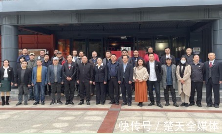 武汉商学院@看画展,学党史——庆祝建党一百周年主题美术作品展在武汉商院成功举办