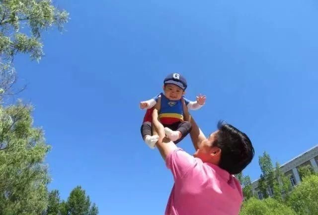 手术|给火龙果割阑尾33岁水果医生爆红吸粉90万网友看到第一个就痛了