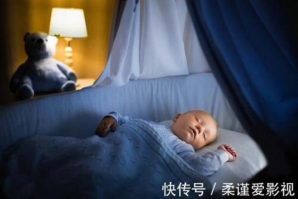 小夜灯|别再用几种方式哄娃睡觉,不光睡眠质量受到影响,身高也会受限