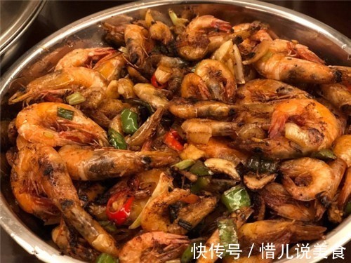 老公请朋友吃饭，我下厨做了一桌菜招待，临走时他却说出这种话！