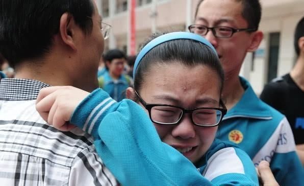 玻璃心|家长说这4句话最伤孩子,不是孩子玻璃心,而是这话太扎心