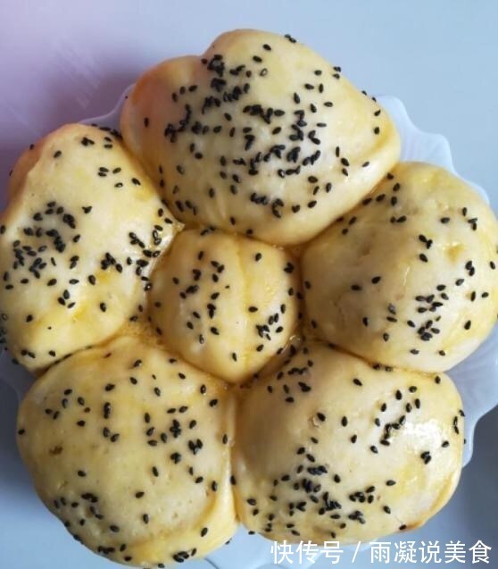 4个鸡蛋,一碗面粉,简单搅一搅,不用烤箱,比馒头软,香甜营养