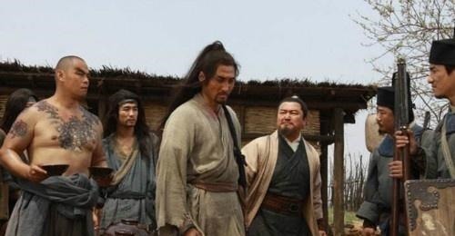 梁山&《水浒传》中他名次高于林冲,虽一生窝囊至极,却最后一个阵亡