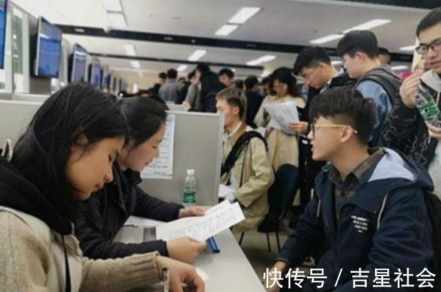 学生|研究生含金量下降？报考人数却逐年上升：相当于20年前的本科生