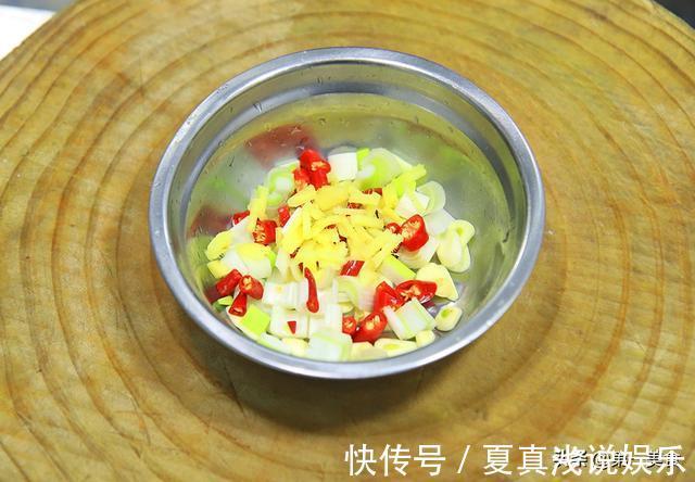 鸡粉|酸菜牛肉想要和饭店一样好吃,处理酸菜有技巧,做对了才酸爽嫩滑