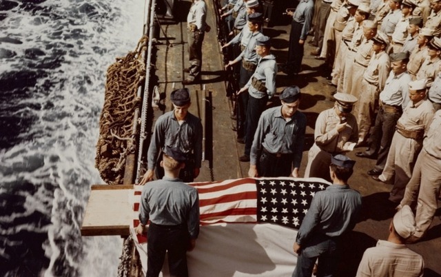 活埋|11万美军出动!日军死战不退负隅顽抗,美气急败坏将其全部活埋