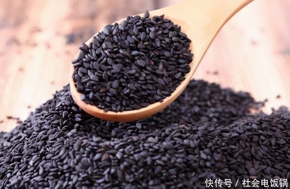 玉米|女性不想变老太婆,要坚持吃3种食物,排毒养颜、美白护肤