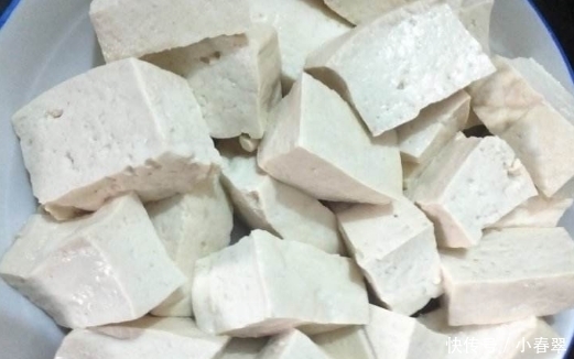 聪明人买豆腐,看到2种扭头就走,豆腐店老板:不是老手就是同行