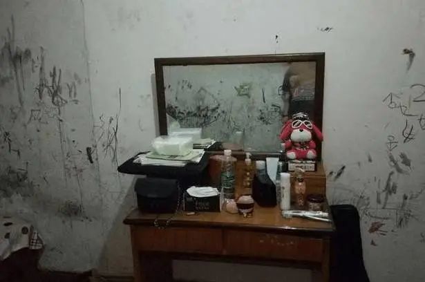 搬走|出租房又破又旧，花800块改造大变样，房东看完恨不得我马上搬走