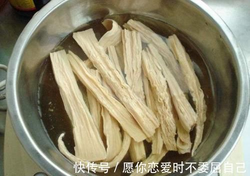 劲道|泡腐竹时,别放水里直接泡,教你饭店的做法,简单快速还劲道