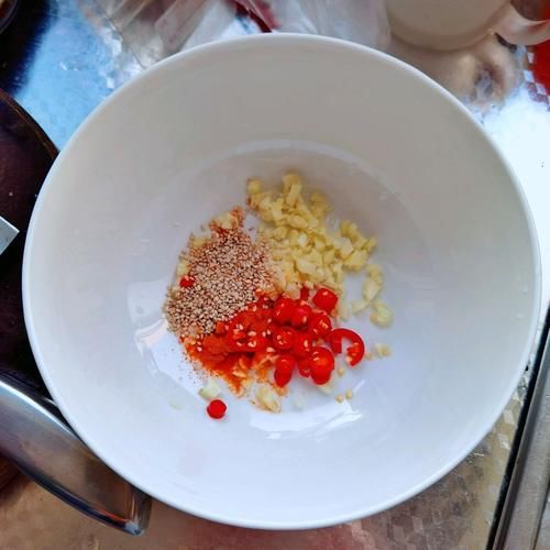 食欲|自制酸汤面：酸辣爽口，色彩鲜艳，看着就有食欲