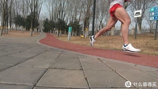 跑鞋测评 篇三：打破传统，全速前进--UA Flow Velociti Wind初体验