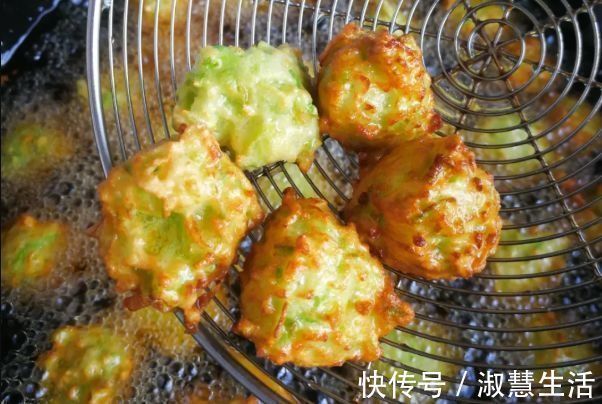 炸萝卜丸子,加淀粉还是面粉?很多人搞错,难怪丸子不香,很油腻